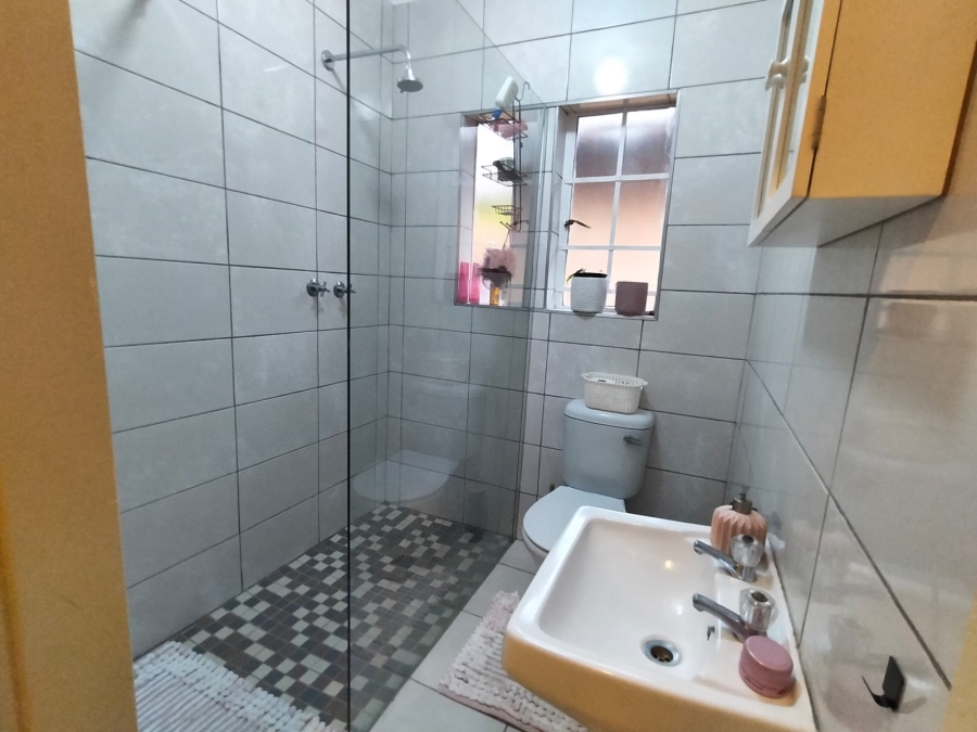 3 Bedroom Property for Sale in Safari Gardens North West